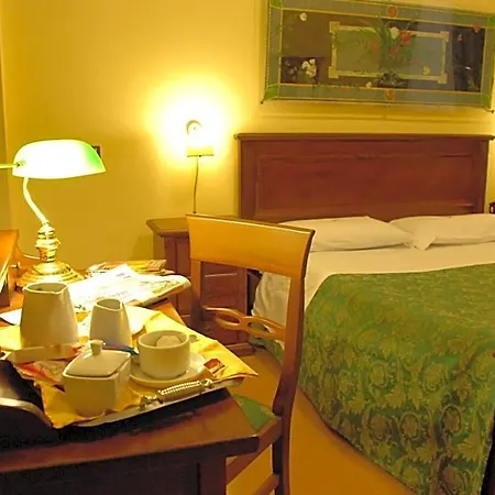 Del Centro Hotel