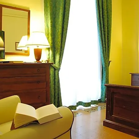 Del Centro Hotel