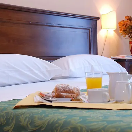 Del Centro Hotel