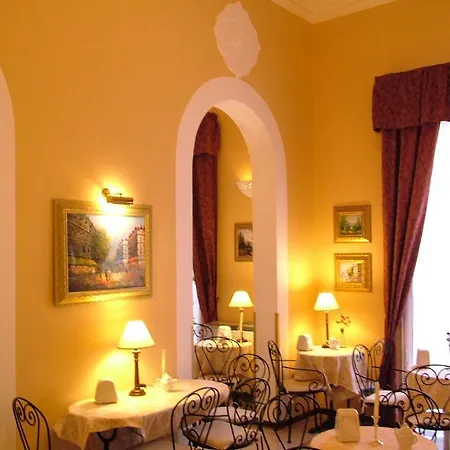 Del Centro Hotel