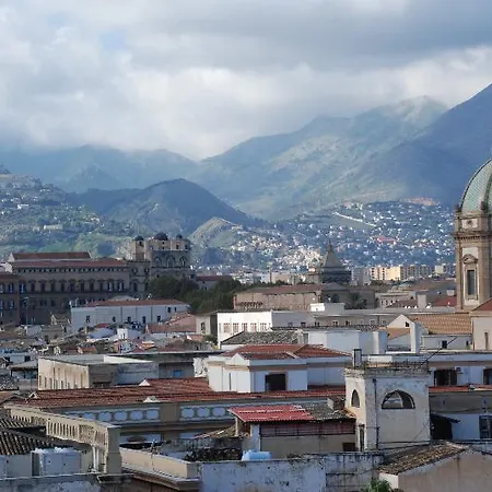 Del Centro Hotell 3*