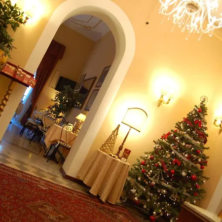 فندق Del Centro 3*